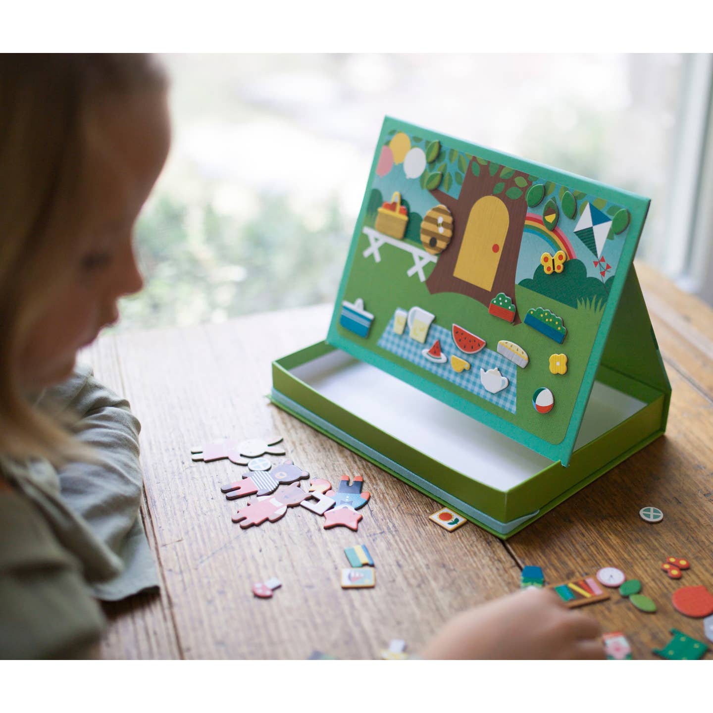 Magnetic Play Scene - Treehouse Party